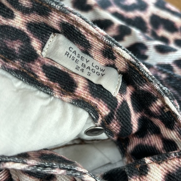 NWT PacSun Casey Low Rise Leopard Jeans - Picture 6 of 8
